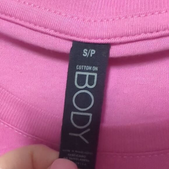 NWT Cotton On Body Pink Beach Volleyball Graphic Tee - Picture 2 of 3